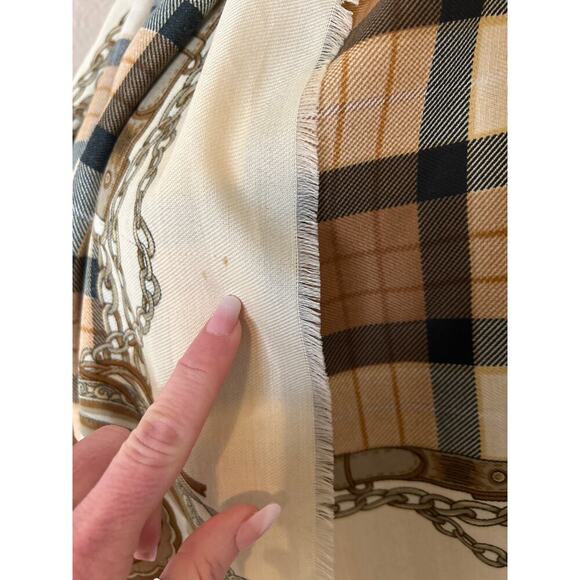 Women's large blanket scarf raw hem beige/tan/brown chain detail scrolling - Picture 8 of 8